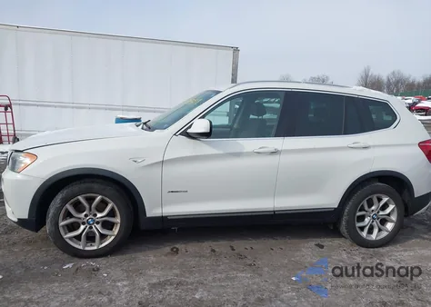 2013 BMW X3 xDrive28I z USA, uszkodzony, nr VIN 5UXWX9C59D0A13421